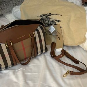 Burberry purse
